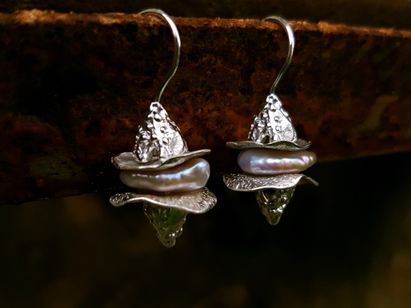 Atelier Solstice – Boucles d’oreilles en argent 925 et perles Keshi