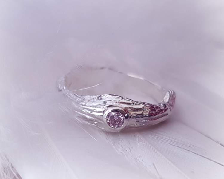 Bague en argent et diamant rose