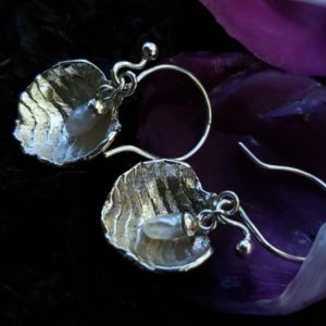 Boucles d’oreilles «Pétales» et perles