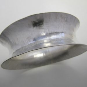 Bracelet concave