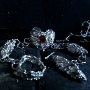 Bracelet «Cocon» et grenat rouge