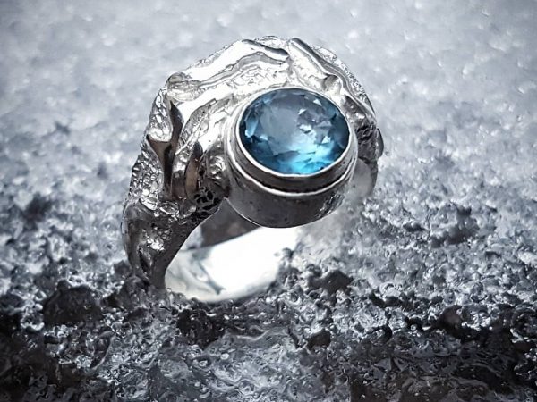 bien-etre-terre-etoiles-bague-topaze-bleue.jpg