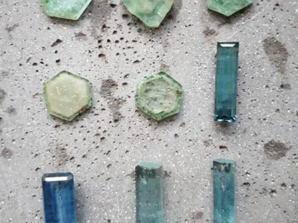 bien-etre-terre-etoiles-kyanite-aigue.jpg