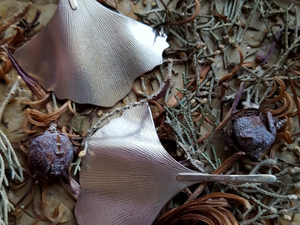 feuille-ginko-boucles-vegetal-bien-etre.jpg
