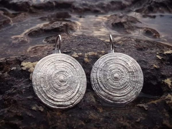 Fossiles - Boucles d'oreilles rondes en argent