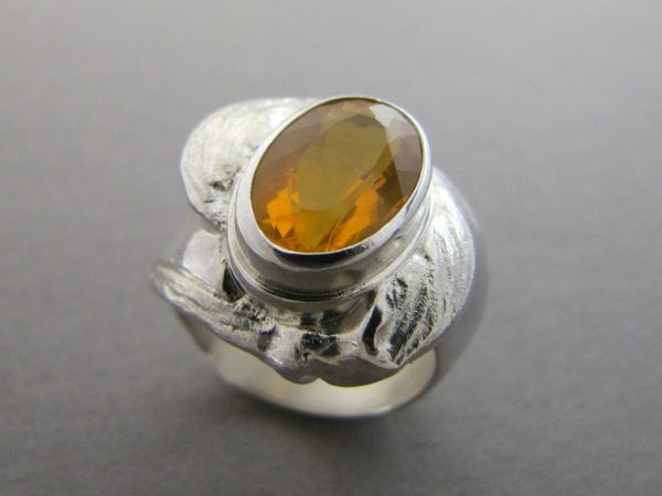 Bague et opale de feu