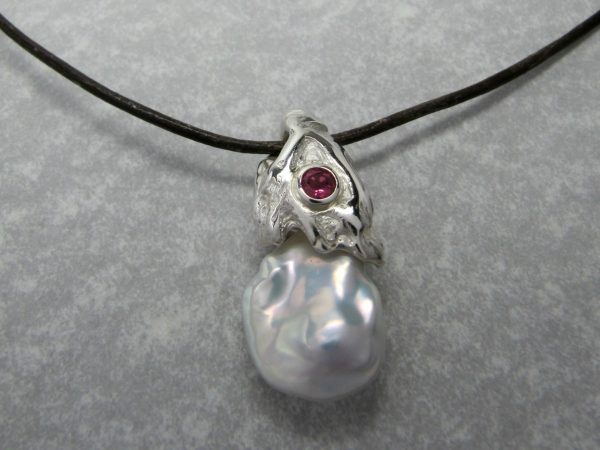 Pendentif tourmaline et perle Keshi