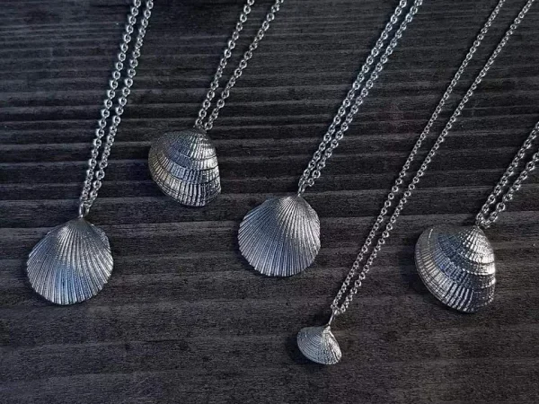 Pendentifs coquillages en argent